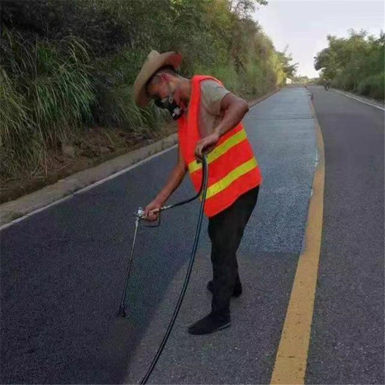 乌鲁木齐 彩色防滑路面的底涂是保障路面附着力