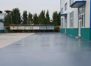 乌鲁木齐彩色路面喷涂翻新的材料对冬季